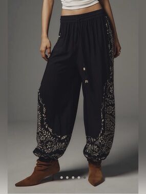 Farm Rio x Anthropologie Pull-On Printed
Balloon Pants, NWT